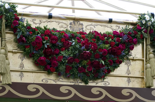 Garland of Roses for the Queen